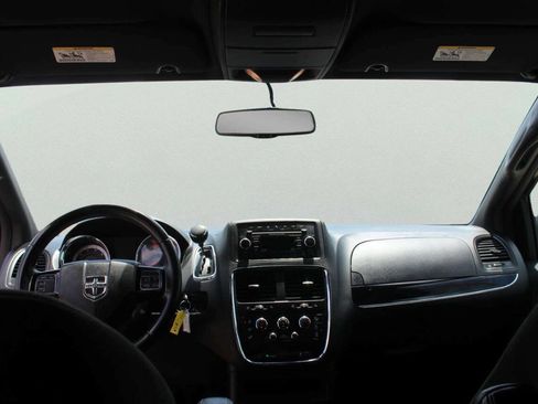 Used 2015 Dodge Grand Caravan SE FWD image 8