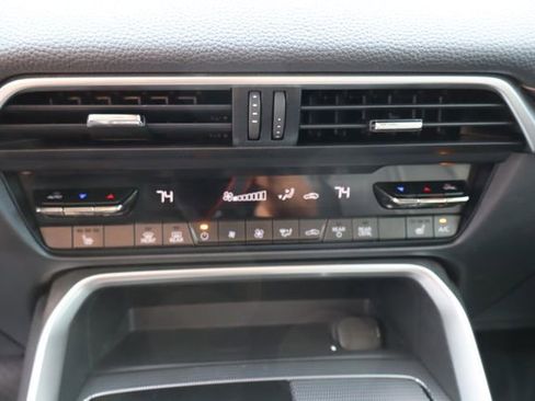 Used 2024 MAZDA CX-90 3.3 Turbo w/ Preferred Plus AWD/4WD image 39