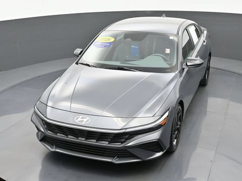 Used 2026 Hyundai Elantra Sport w/ Cargo Package FWD image 43