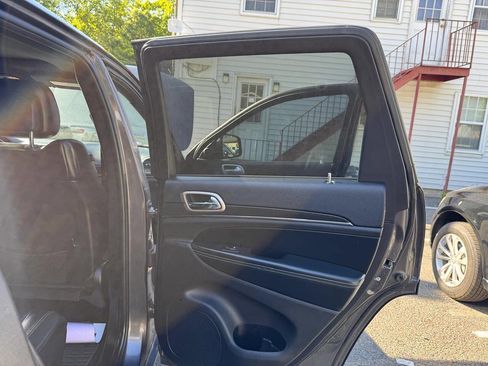 Used 2015 Jeep Grand Cherokee Limited w/ Trailer Tow Group IV AWD/4WD image 44