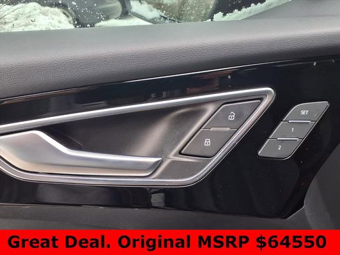 Used 2023 Audi Q4 e-tron Prestige image 12