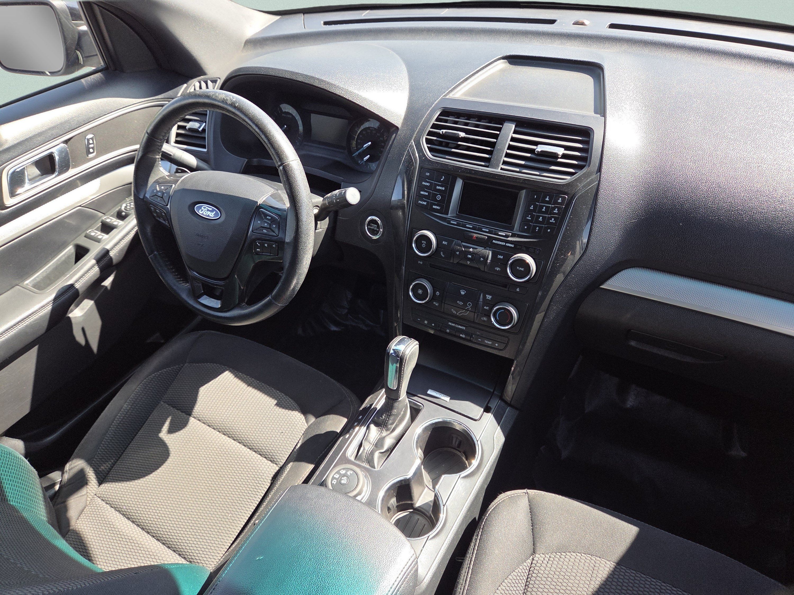 Used 2016 Ford Explorer XLT AWD/4WD image 27