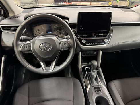Used 2024 Toyota Corolla Cross LE AWD/4WD image 18