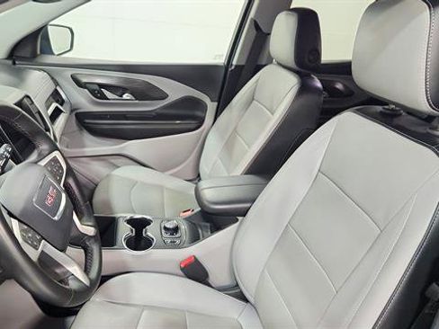 Used 2024 GMC Terrain SLT image 11