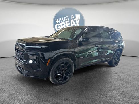 Used 2025 Chevrolet Traverse RS image 8