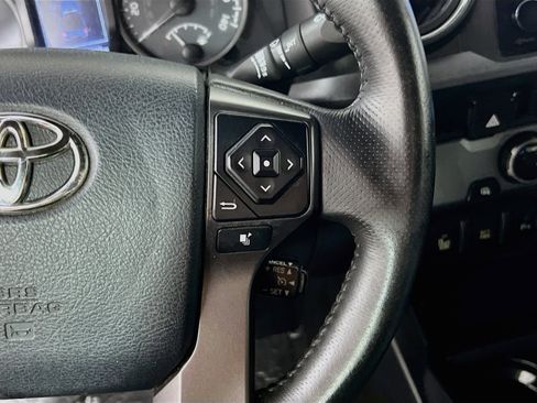 Used 2017 Toyota Tacoma TRD Sport w/ Premium & Technology Package RWD image 20