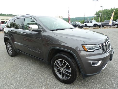 Used 2017 Jeep Grand Cherokee Limited w/ Luxury Group II AWD/4WD image 5