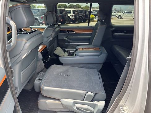 Used 2022 Jeep Grand Wagoneer Series II w/ Convenience Group III image 25