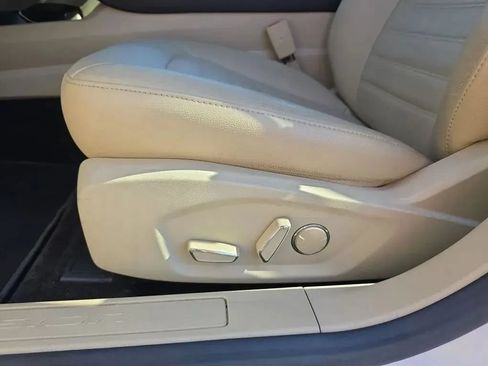 Used 2016 Ford Fusion SE w/ Equipment Group 202A FWD image 16