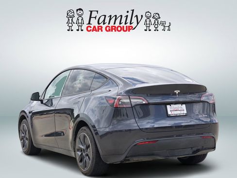 Used 2024 Tesla Model Y Long Range AWD/4WD image 3
