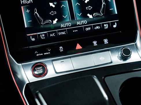 Used 2021 Audi RS 6 w/ Executive Package image 55