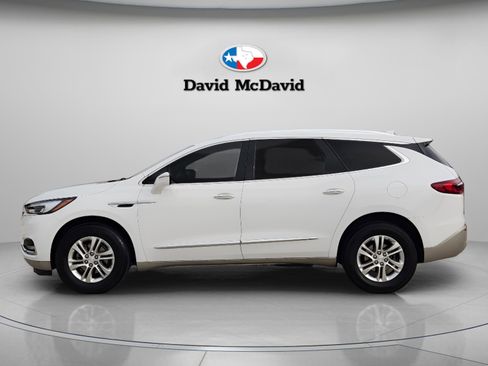 Used 2021 Buick Enclave Essence image 2