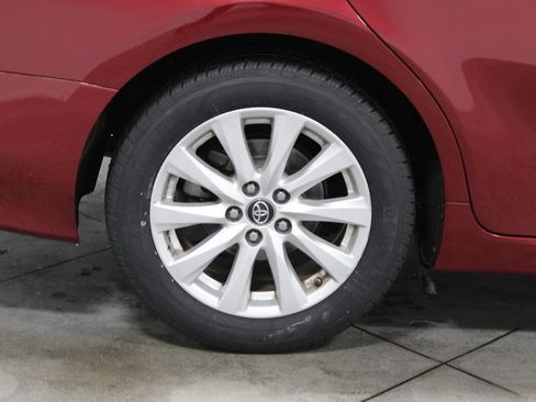 Used 2018 Toyota Camry LE FWD image 13