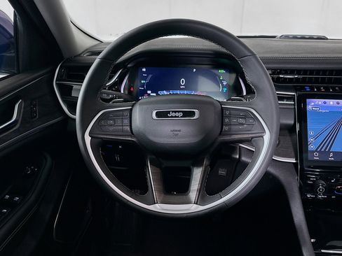 Used 2023 Jeep Grand Cherokee 30th Anniversary image 17