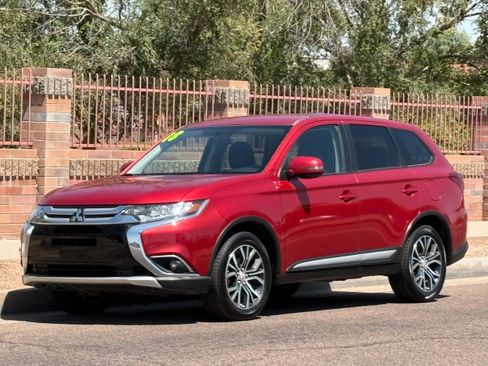 Used 2018 Mitsubishi Outlander SE FWD image 1