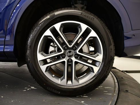 Used 2025 Audi Q5 Premium w/ Convenience Package AWD/4WD image 14