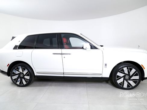 New 2026 Rolls-Royce Cullinan image 10