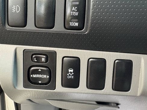 Used 2011 Toyota Tacoma PreRunner w/ TRD Sport Pkg RWD image 26