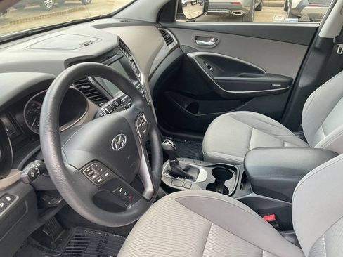 Used 2018 Hyundai Santa Fe SE w/ Cargo Package FWD image 10