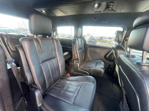 Used 2019 Dodge Grand Caravan GT image 12
