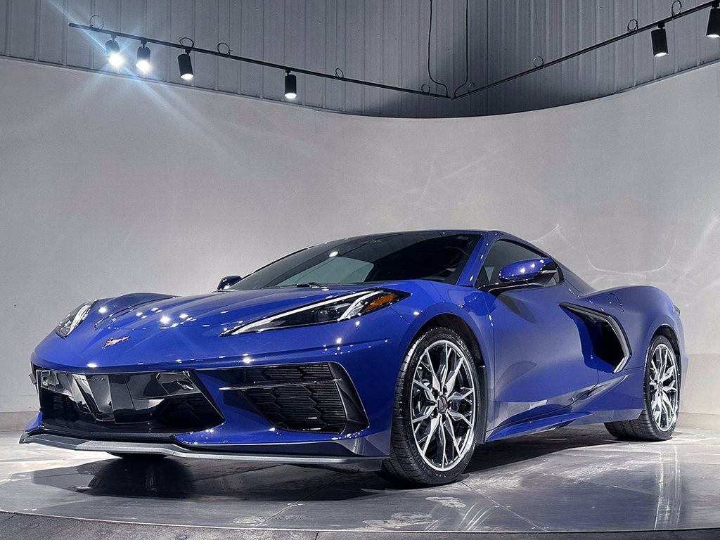 Used 2025 Chevrolet Corvette Stingray Preferred Cpe w/ 2LT RWD image 19