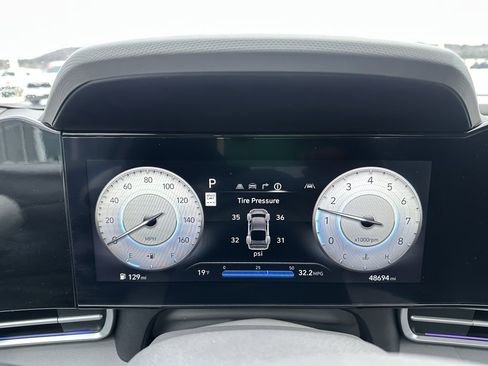 Used 2024 Hyundai Elantra SEL image 20