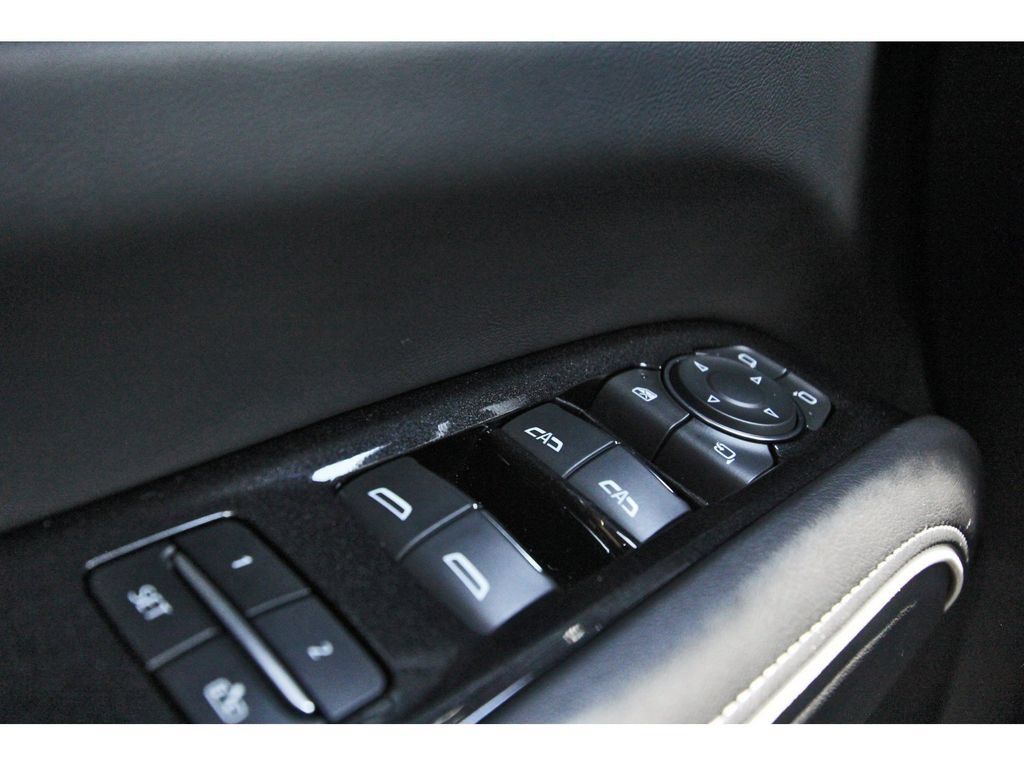 Certified 2023 Cadillac Escalade Premium Luxury AWD/4WD image 21