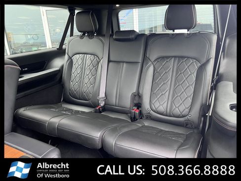 Used 2024 Jeep Grand Wagoneer L Series III AWD/4WD image 15
