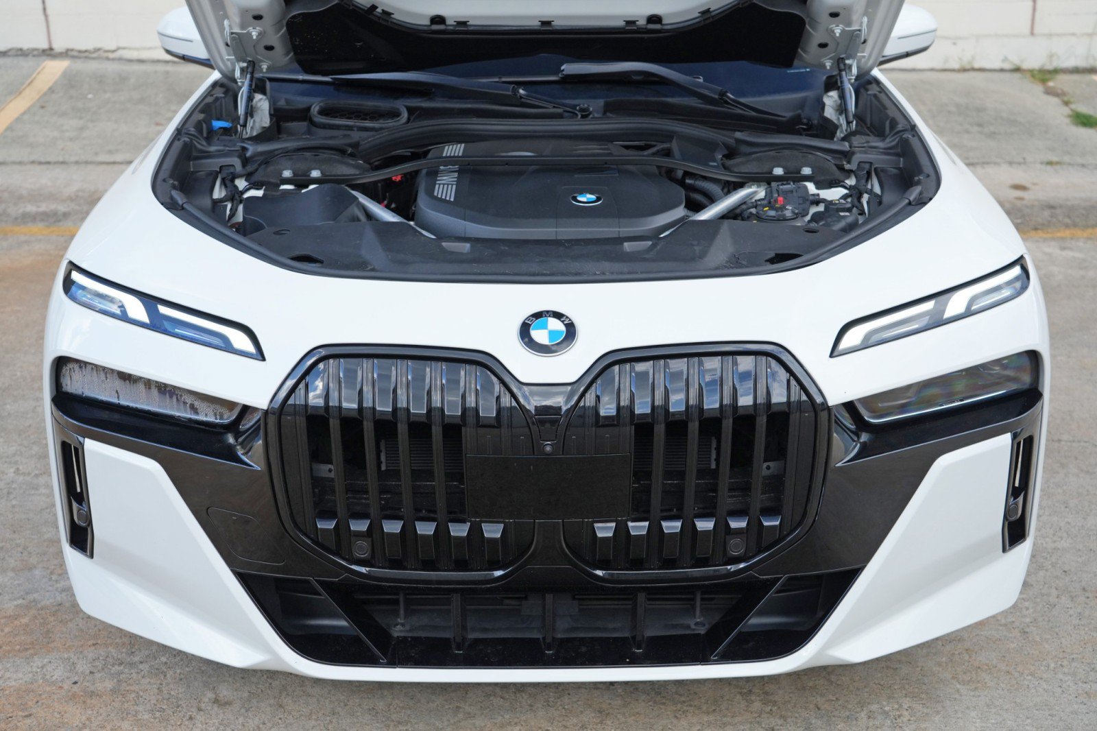 Used 2023 BMW 740i RWD image 8