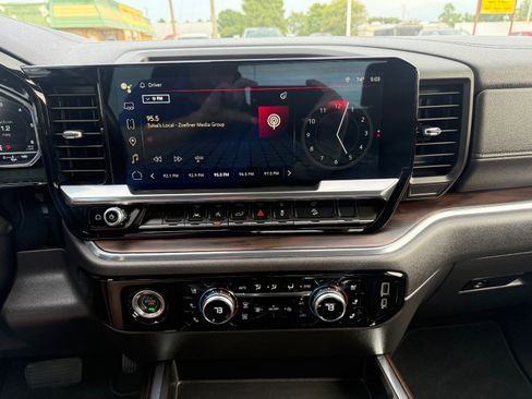 Used 2023 GMC Sierra 1500 SLT w/ SLT Convenience Package image 25