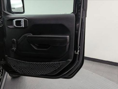 Used 2023 Jeep Wrangler Unlimited Sport image 24