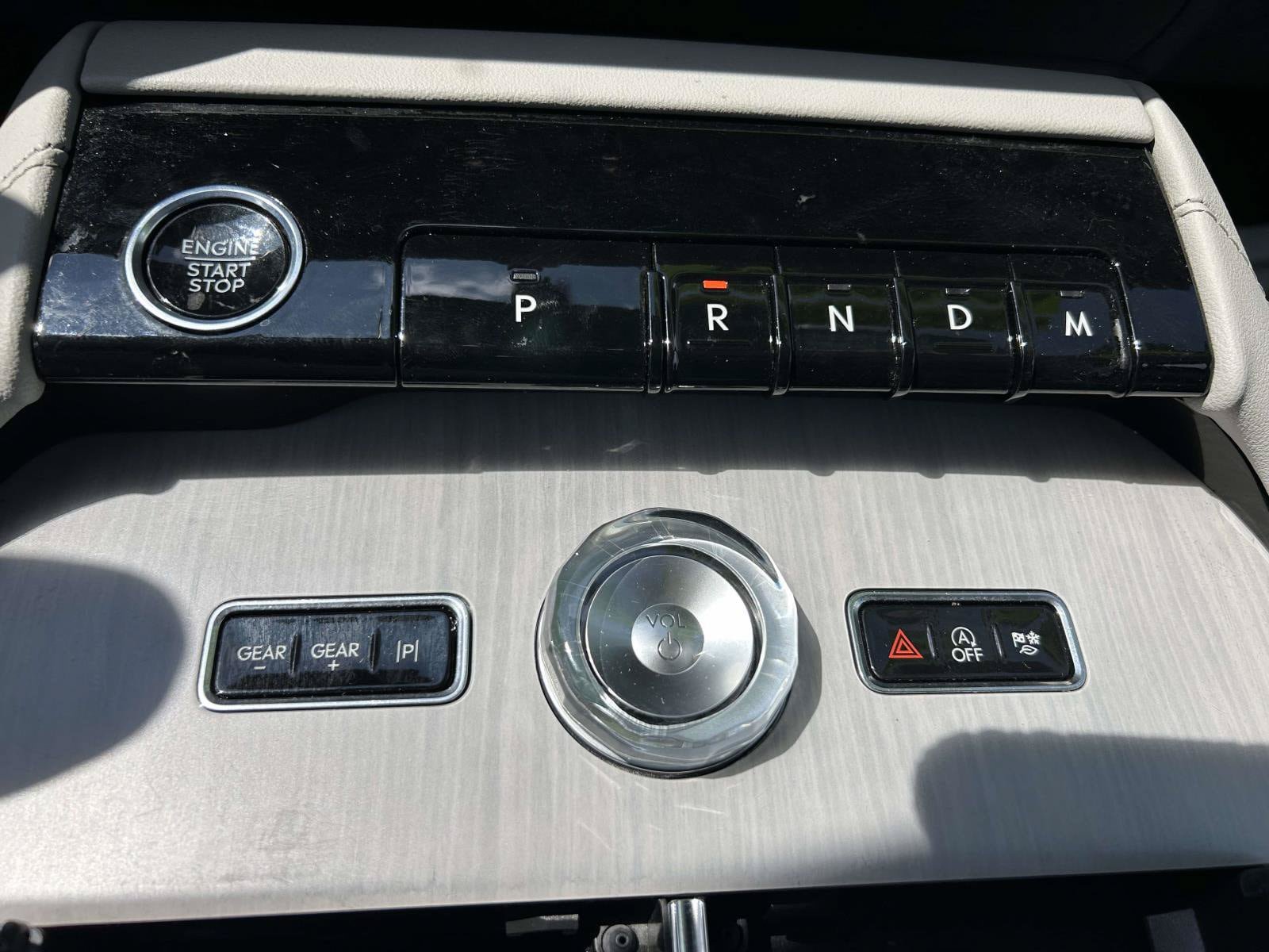Certified 2025 Lincoln Navigator Reserve AWD/4WD image 28