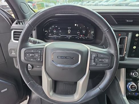Used 2022 GMC Yukon XL Denali w/ Advanced Technology Package AWD/4WD image 16