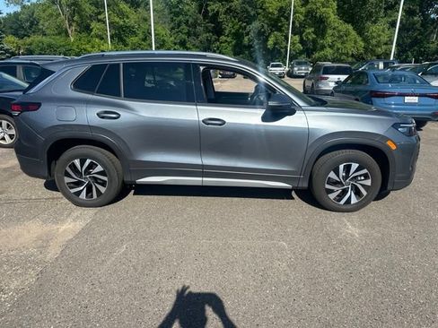 Used 2026 Volkswagen Tiguan S AWD/4WD image 2