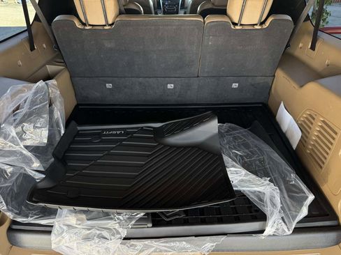 Used 2020 Cadillac Escalade ESV Platinum w/ Escalade Sport Edition image 26