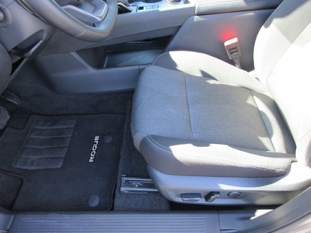 Used 2026 Nissan Rogue SV AWD/4WD image 21
