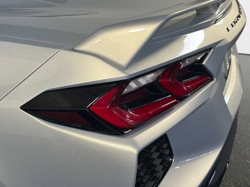 Used 2021 Chevrolet Corvette Stingray Premium Cpe w/ Z51 Performance Package RWD image 16