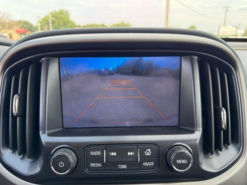 Used 2015 Chevrolet Colorado Z71 AWD/4WD image 40