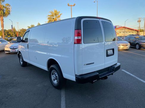 Used 2019 Chevrolet Express 2500 w/ Driver Convenience Package image 5