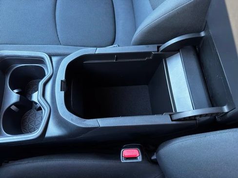Used 2019 Toyota RAV4 LE w/ Carpet Mat Package AWD/4WD image 25