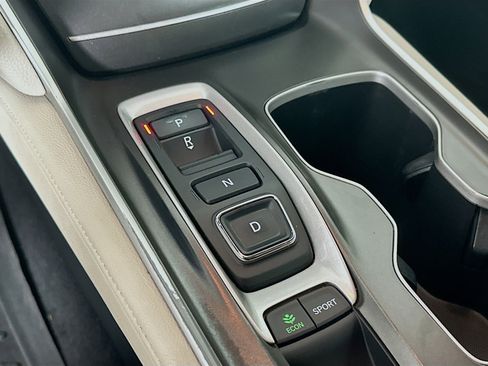 Used 2020 Honda Accord Touring image 25