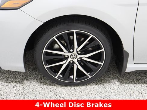 Used 2023 Toyota Camry SE image 11