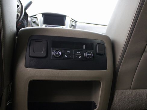 Used 2020 Chevrolet Suburban Premier image 13