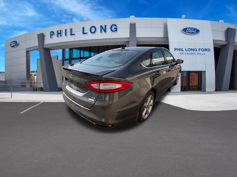 Used 2016 Ford Fusion SE w/ Equipment Group 201A FWD image 5