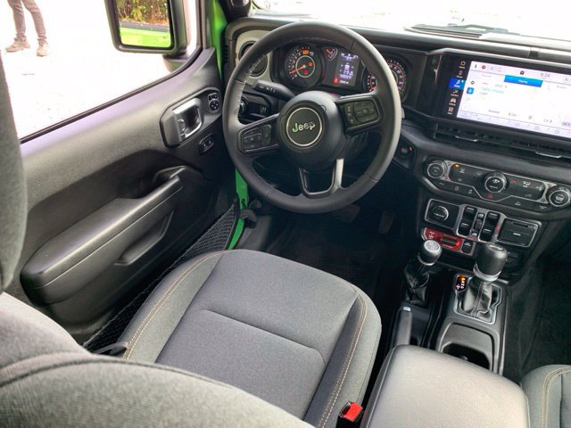 Used 2025 Jeep Wrangler Unlimited Sport AWD/4WD image 20