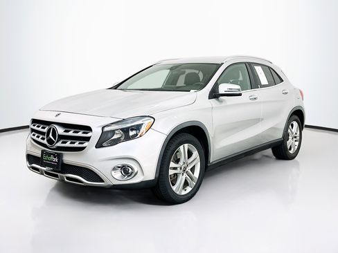 Used 2018 Mercedes-Benz GLA 250 4MATIC w/ Premium Package image 3