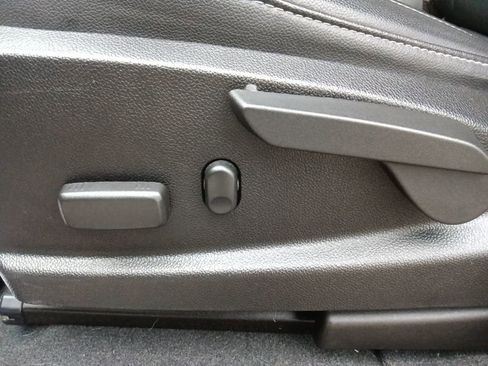 Used 2021 Chevrolet Colorado ZR2 image 16