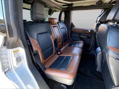 Used 2024 Ford Bronco Outer Banks AWD/4WD image 18