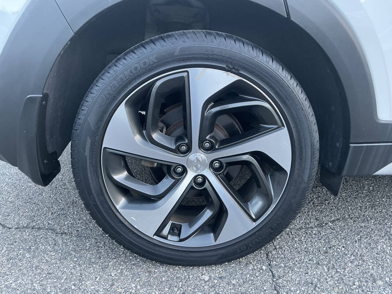 Used 2018 Hyundai Tucson Value w/ Cargo Package AWD/4WD image 12