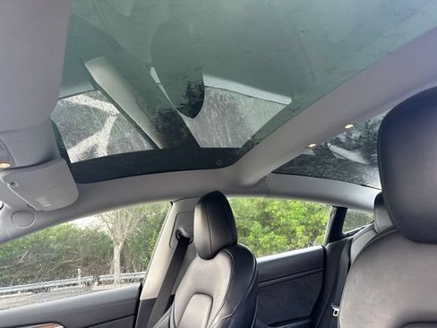 Used 2022 Tesla Model 3 Long Range AWD/4WD image 11